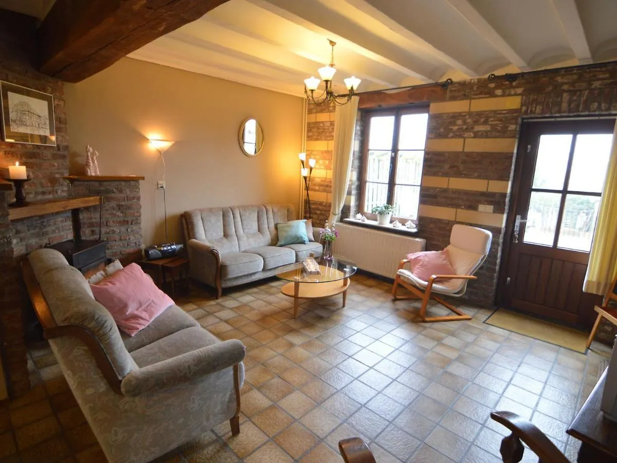 Charming Holiday Home With Garden In マルフラーテン