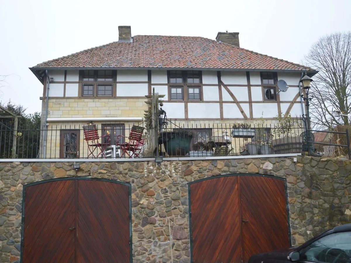 Charming Holiday Home With Garden In マルフラーテン