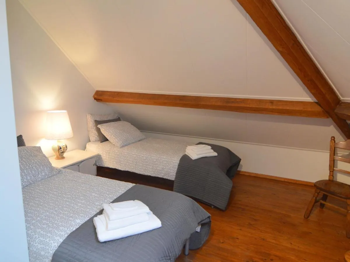 Charming Holiday Home With Garden In マルフラーテン